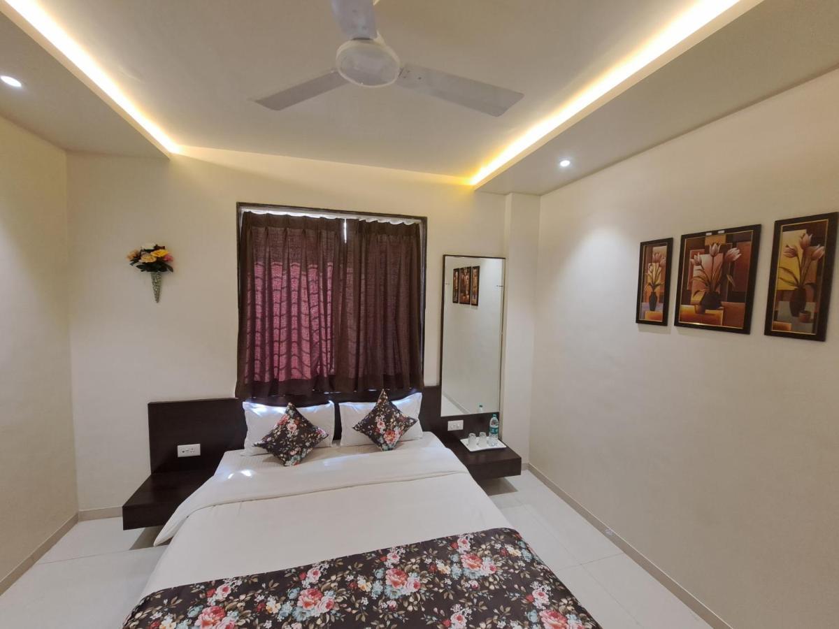 Bouquet Residency Hotel Nashik Exterior photo
