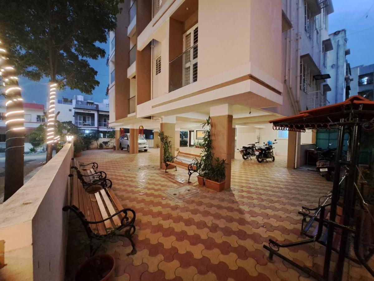 Bouquet Residency Hotel Nashik Exterior photo